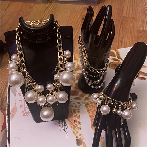 Three pieces elegant Akoya pearl choker necklace set including ankle bracelet - Picture 6 of 13